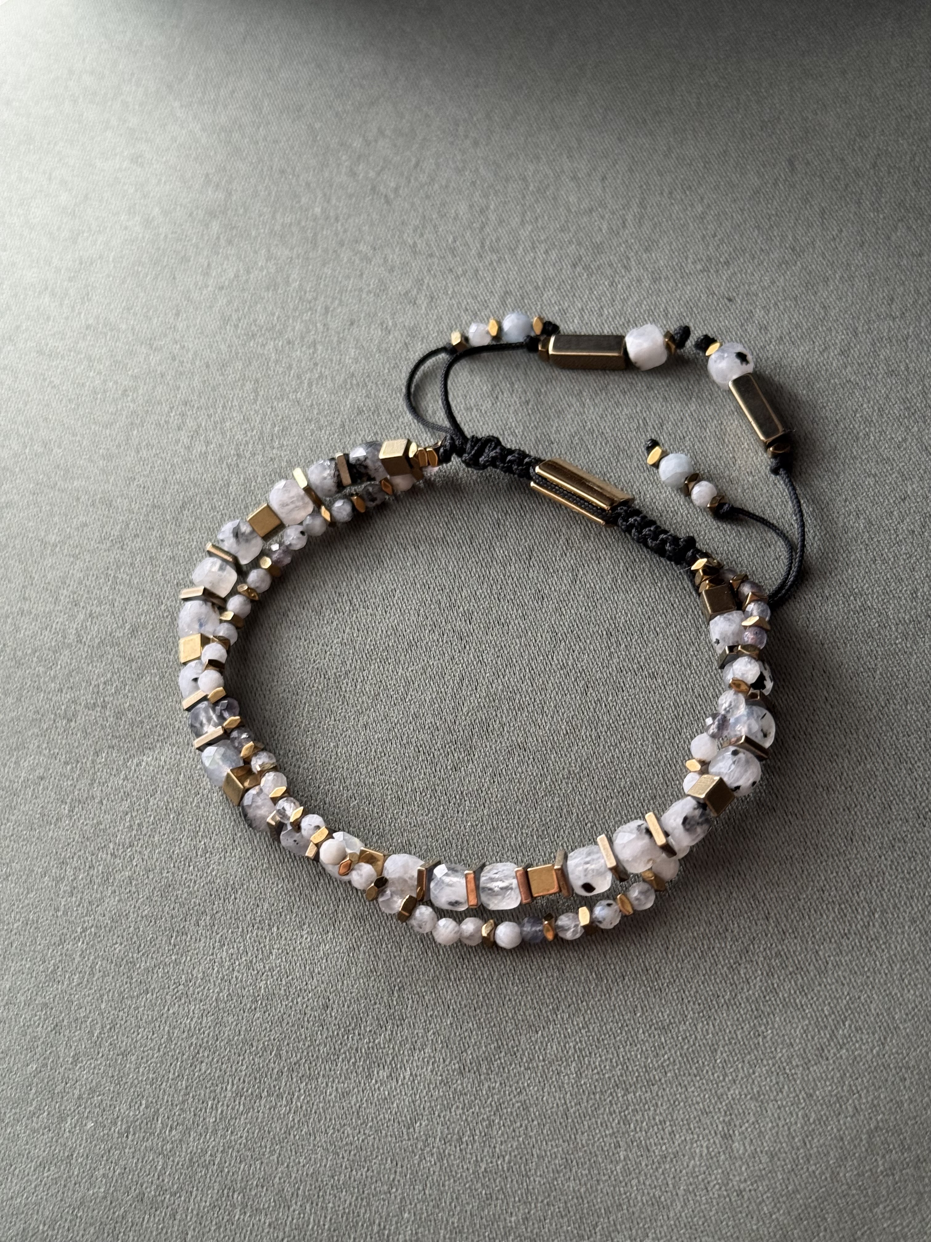 Двойни гривни